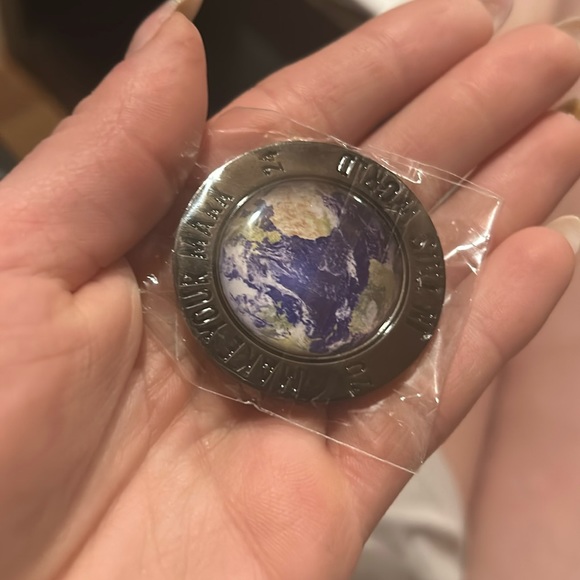 2024 welcome to the pak - wolf pak collectable - Picture 1 of 3